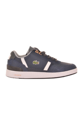 sneakers-bleues-style-tennis-moderne
