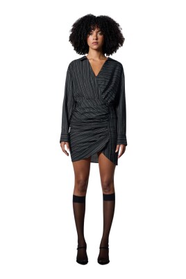 robe-plissee-rayee-femme-noire