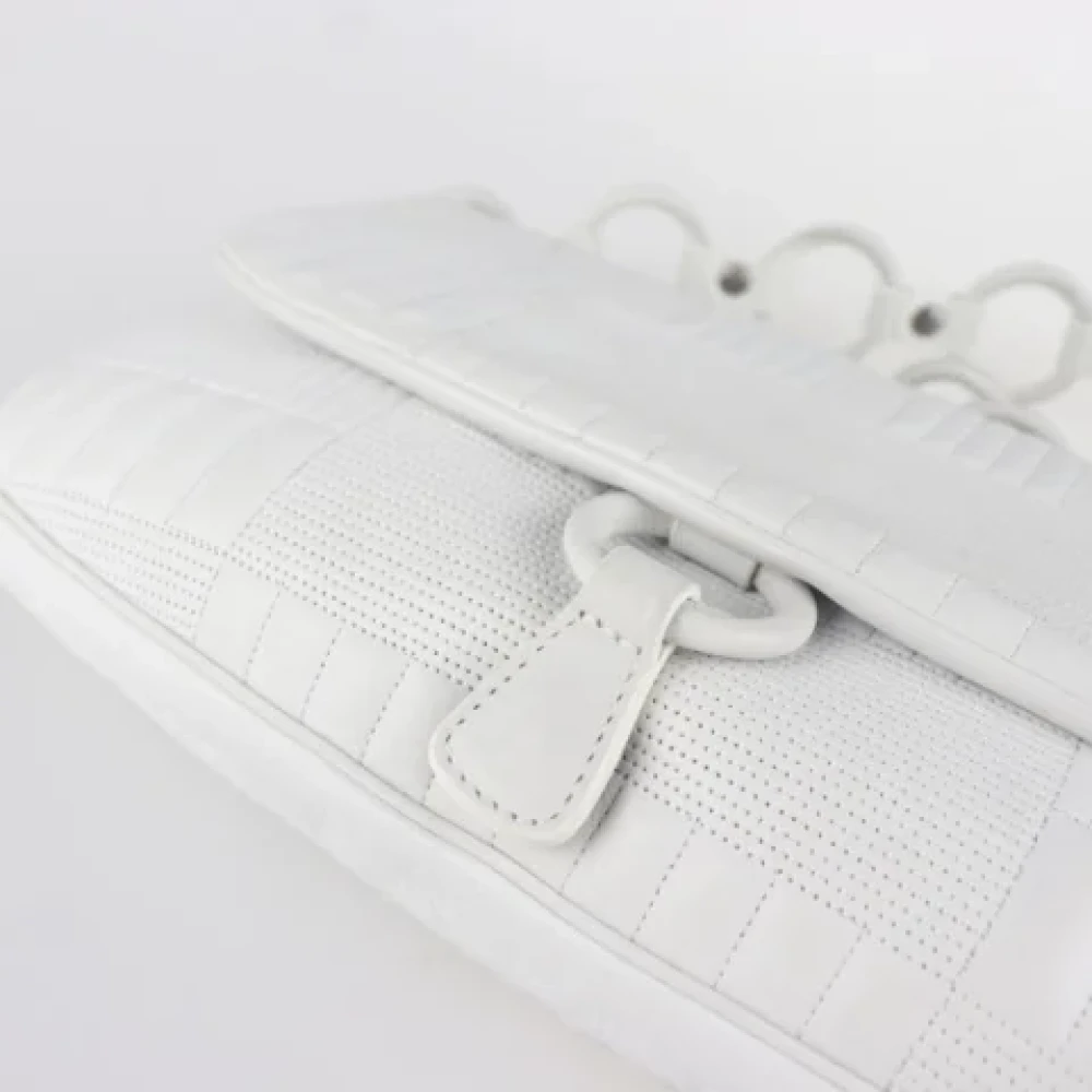 Bally Pre-owned Fabric shoulder-bags White Dames