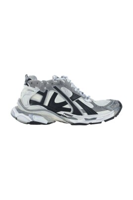 chunky-textured-sole-sneakers-with-reflective-details