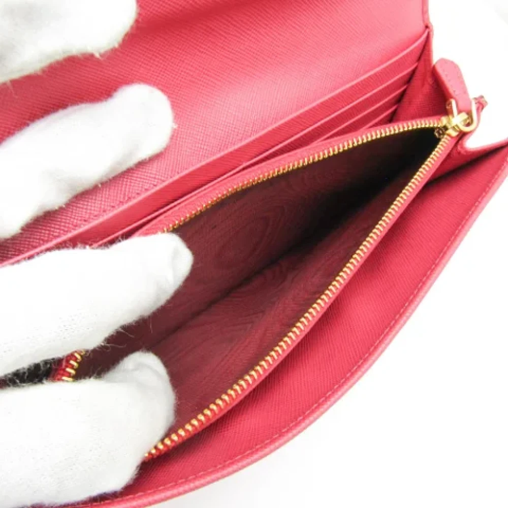 Prada Vintage Pre-owned Fabric wallets Red Dames