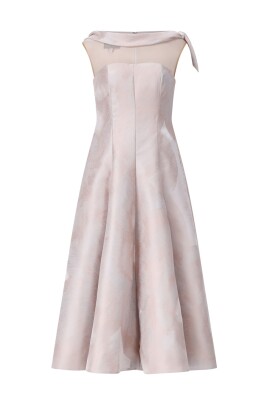 mesh-detalj-elegant-kvallsklanning