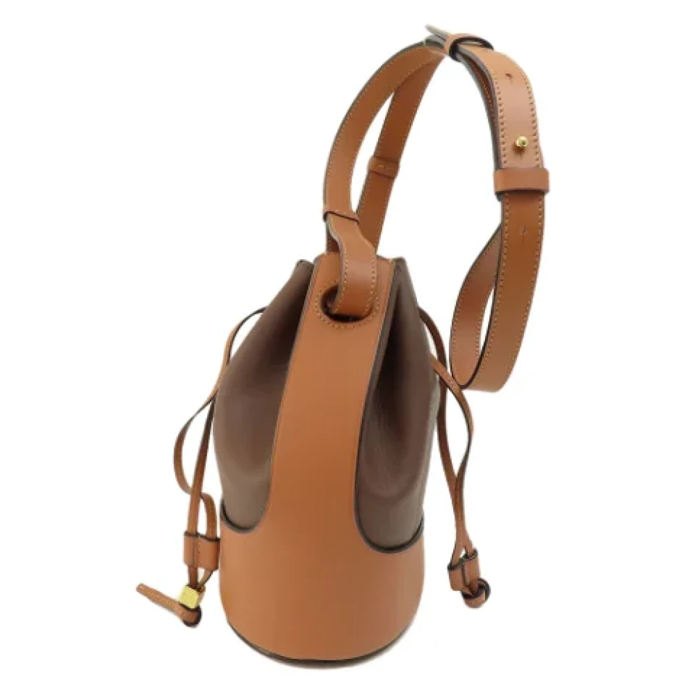 Loewe Pre-owned Fabric shoulder-bags Brown Dames