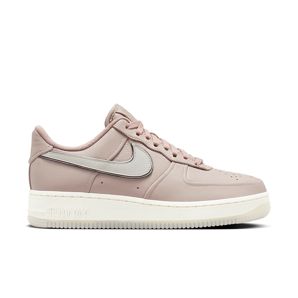 Nike - Shoes > Sneakers - Pink - Nike - Modalova