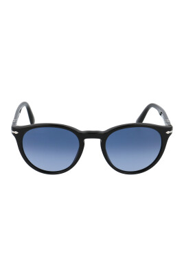 stylish-sunglasses-with-model-0po3152s