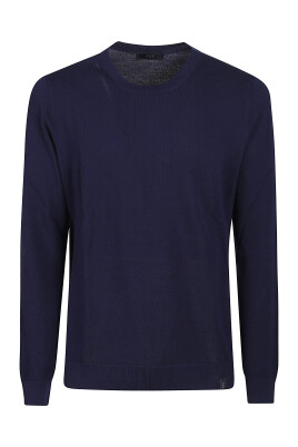 stylish-knit-sweater
