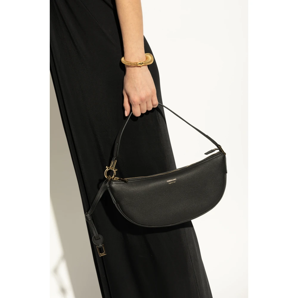 Salvatore Ferragamo Schoudertas maat XS Black Dames