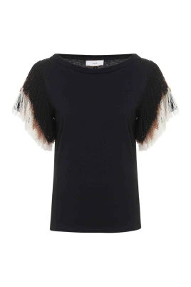 T-shirt med fransärmar