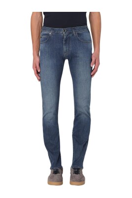 stylish-mid-wash-jeans