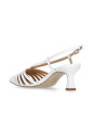 witte-suede-leren-sandalen-met-pijlneus