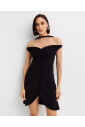 mini-robe-encolure-coeur
