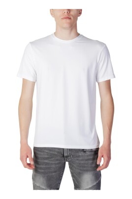 white-plain-short-sleeve-round-neck-t-shirt