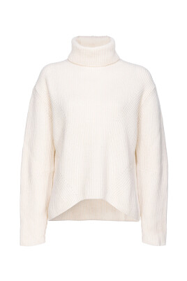 stylish-sweaters-for-a-chic-look