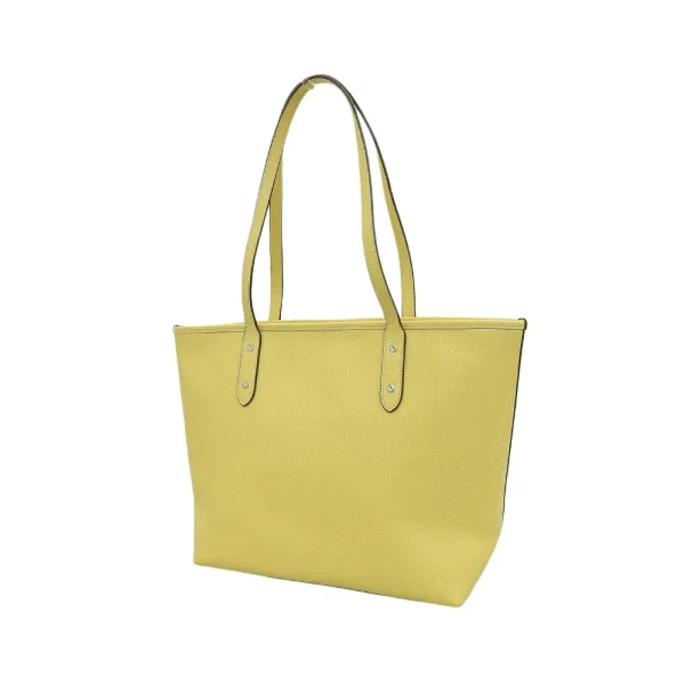 Coach Pre-owned Leather totes Yellow Dames
