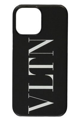 pro-max-case-with-front-logo-detail