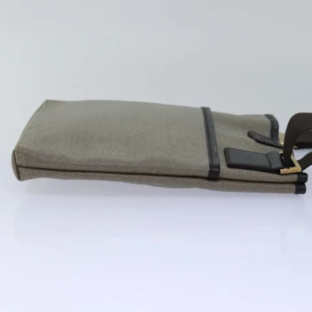 Salvatore Ferragamo Pre-owned Canvas shoulder-bags Gray Dames