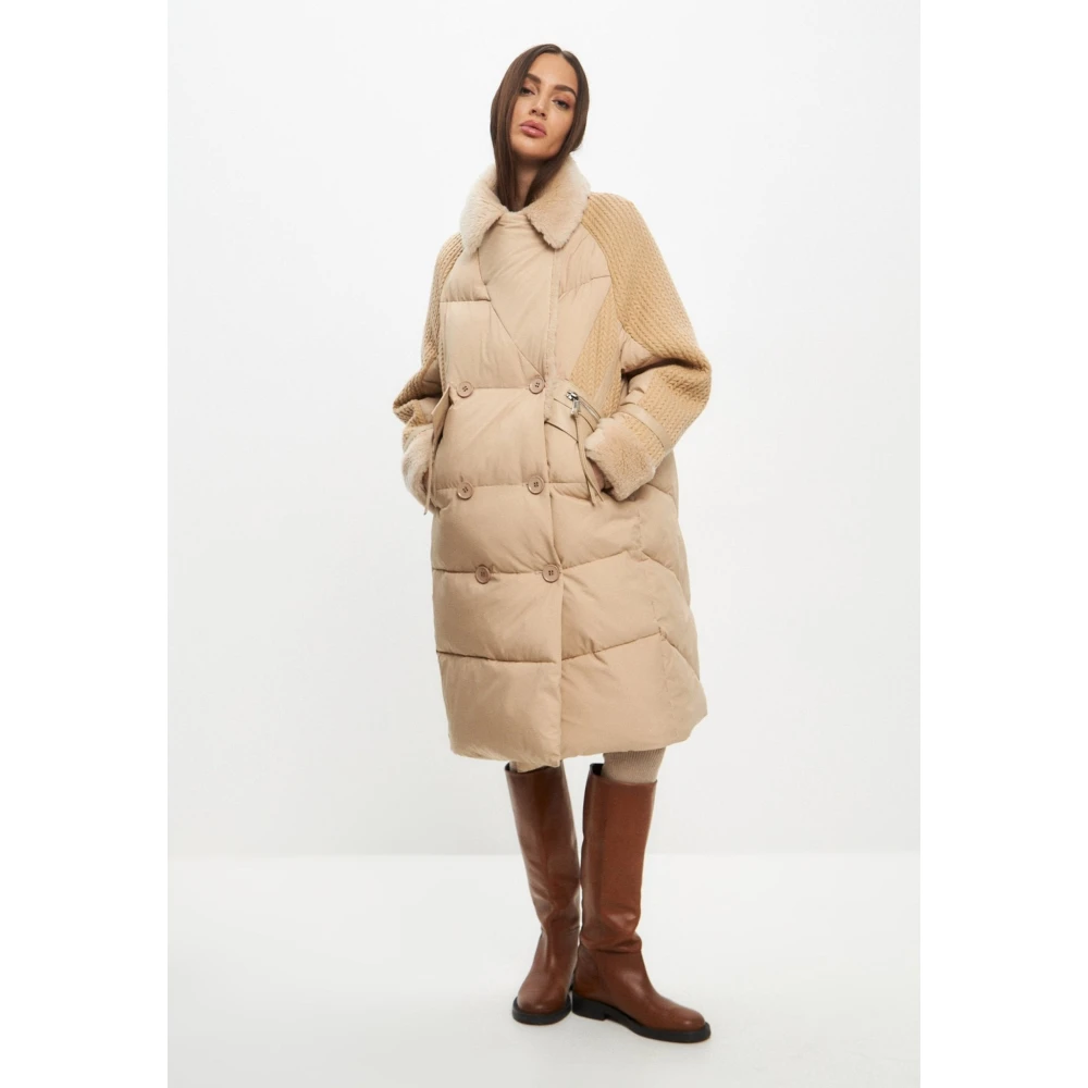 Cesare Gaspari Lange Gewatteerde Jas Oversized Stijl Beige Dames