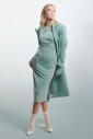 elegante-robe-longue-a-taille-drapee