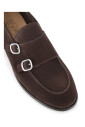 mocassin-en-daim-marron-avec-boucles-argentees