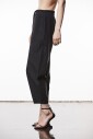 pantalon-noir-en-lin-avec-coupe-decontractee