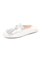 chaussure-mocassin-blanche-accessoire