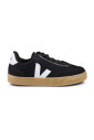 baskets-noires-en-toile-avec-insert-en-daim
