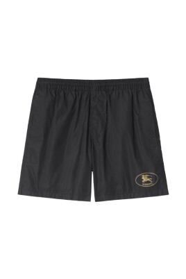 vetements-noirs-de-mer-avec-design-de-chevalier