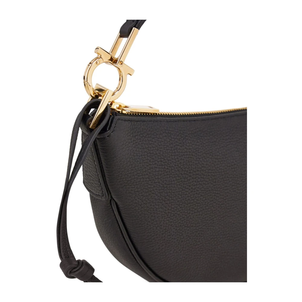 Salvatore Ferragamo Zwarte Hobo Leren Tas met Gouden Hardware Black Dames