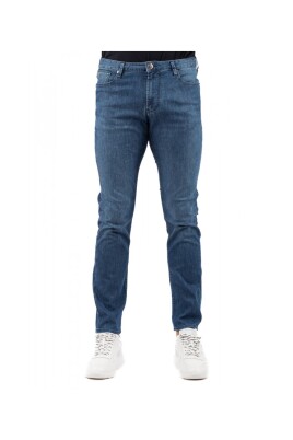 slim-fit-jeans