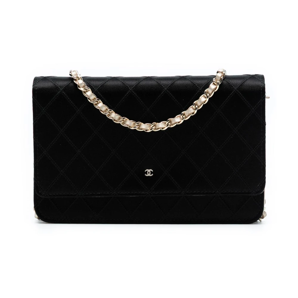 Chanel Vintage Women's Black Pre-Owned Quilted Chain Wallet