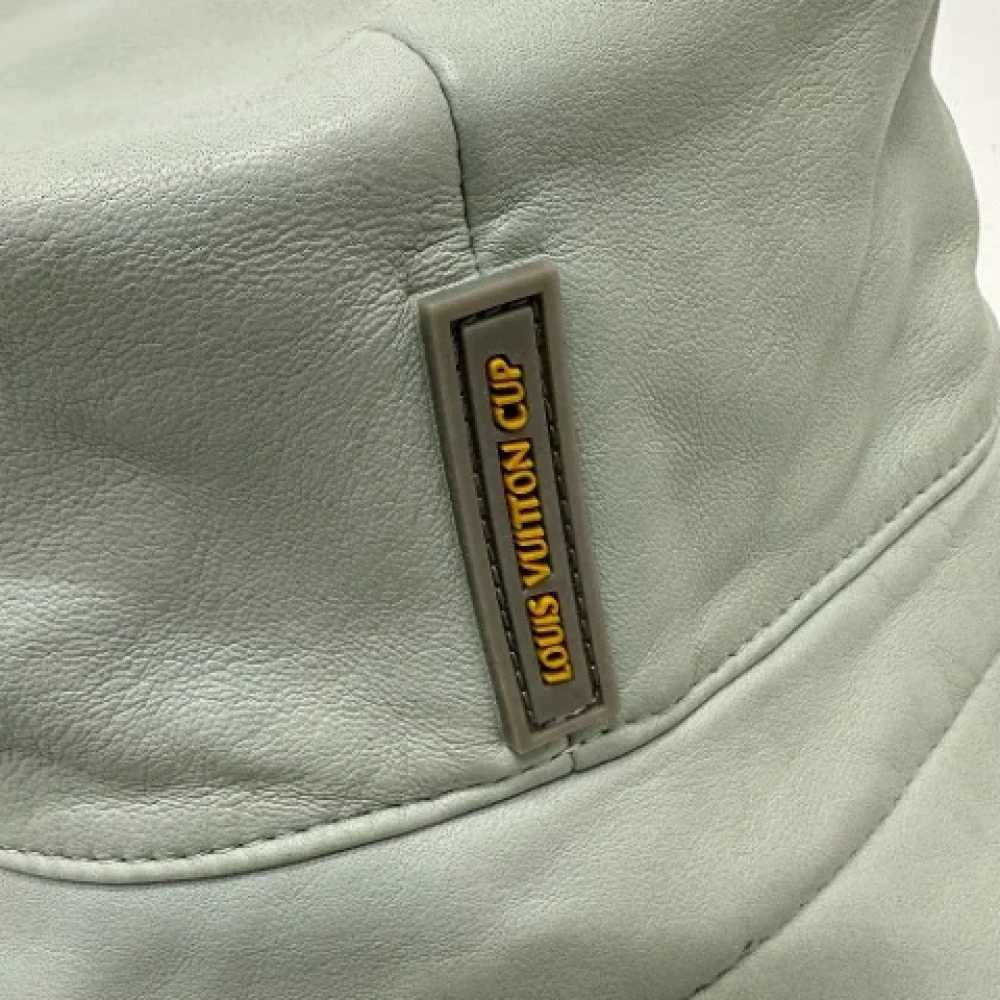 Louis Vuitton Vintage Pre-owned Leather hats Gray Dames