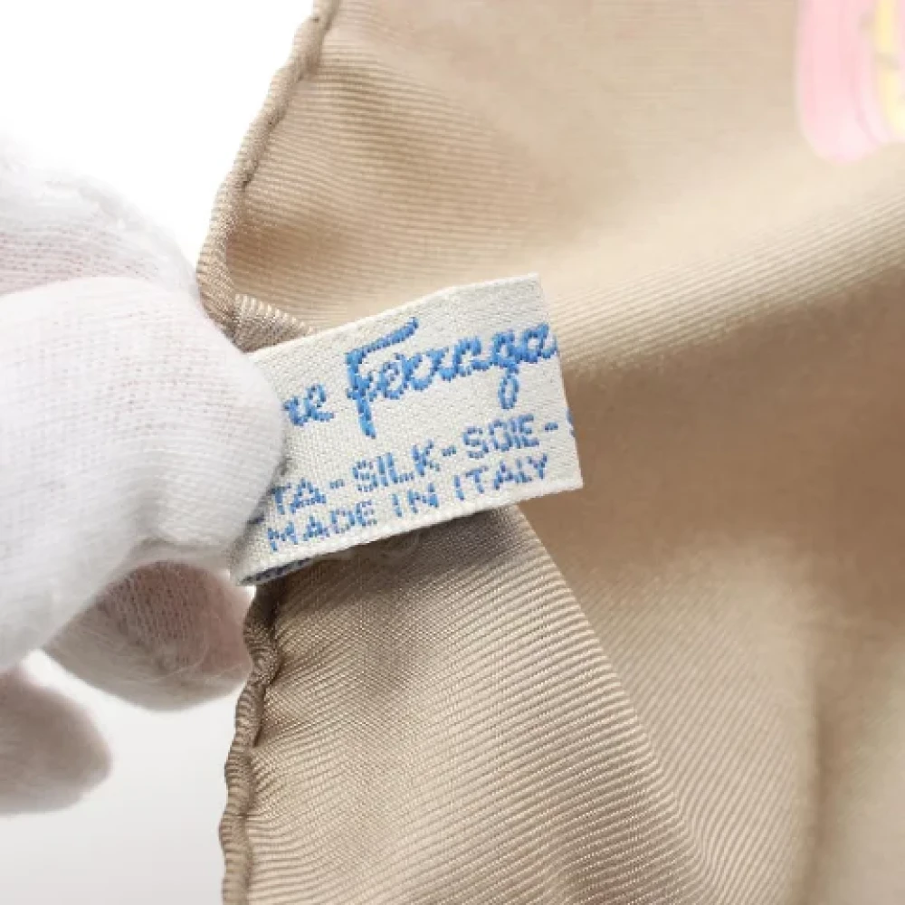 Salvatore Ferragamo Pre-owned Silk scarves Multicolor Dames