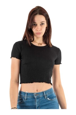 crop-top-noir-manches-courtes