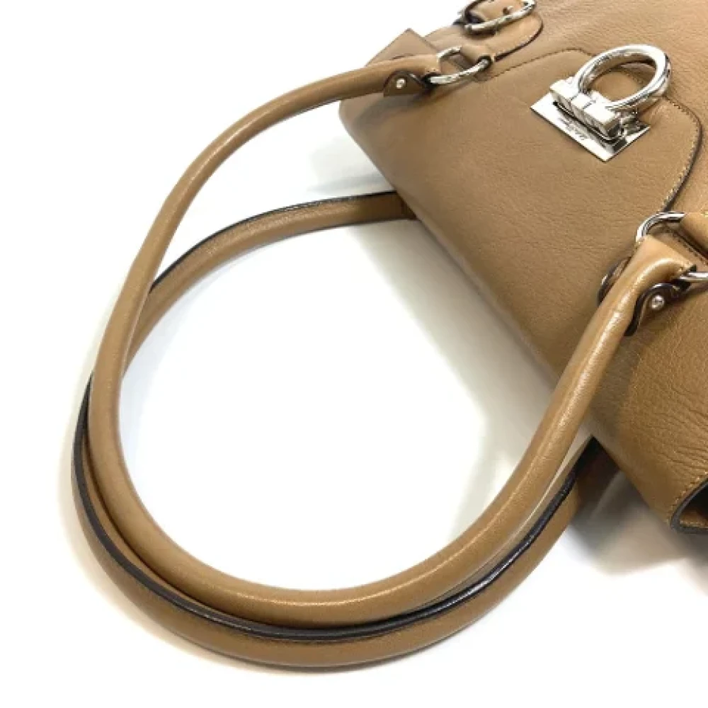Salvatore Ferragamo Pre-owned Leather shoulder-bags Brown Dames