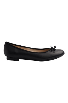 classic-round-toe-ballet-flats