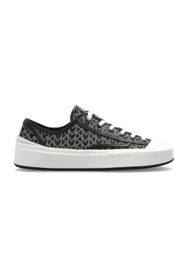 chaussures-de-sport-jude