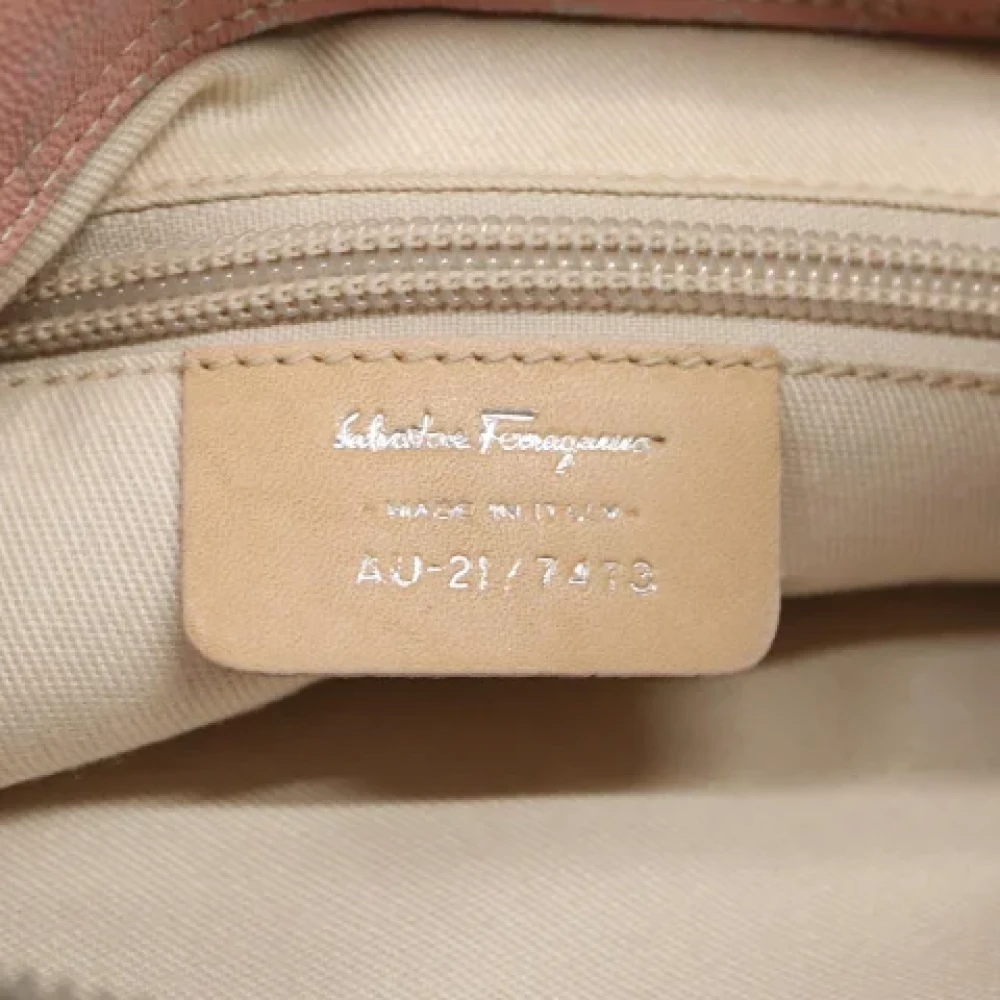 Salvatore Ferragamo Pre-owned Canvas shoulder-bags Pink Dames