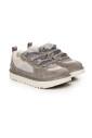 sneakers-beige-lacets-semelle-en-caoutchouc
