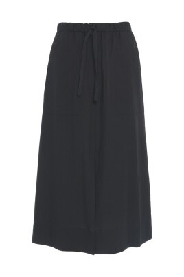 black-midi-skirt-with-central-slit