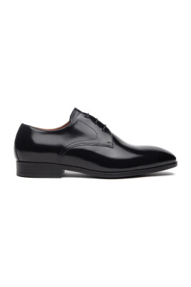 black-flat-shoes-accessory