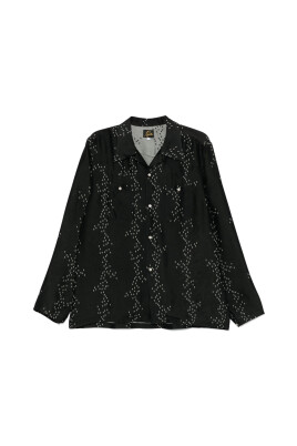 black-button-up-shirt-with-pointed-collar