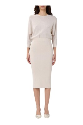 elegante-robe-midi-en-tricot
