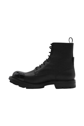 black-lace-up-boots