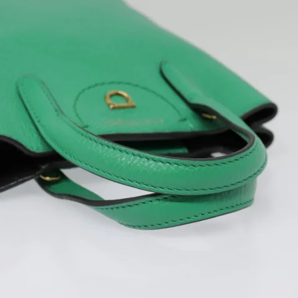 Salvatore Ferragamo Pre-owned Leather handbags Green Dames