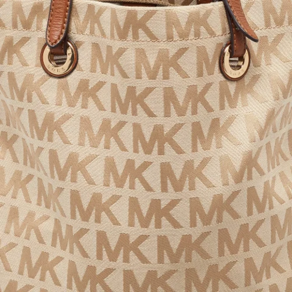 Michael Kors Pre-owned Canvas handbags Beige Dames