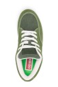 sneakers-vertes-avec-semelle-en-caoutchouc