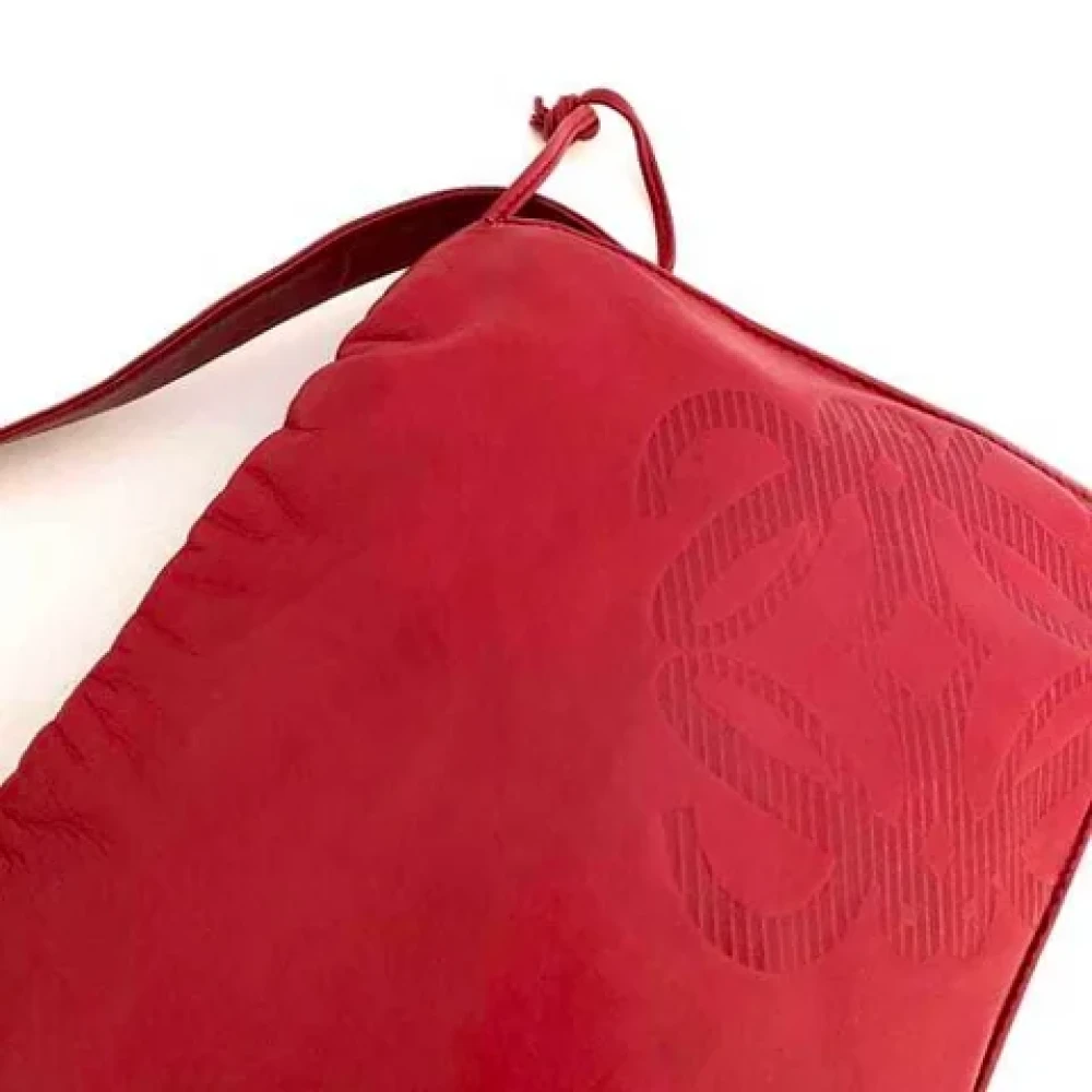 Loewe Pre-owned Leather shoulder-bags Red Dames