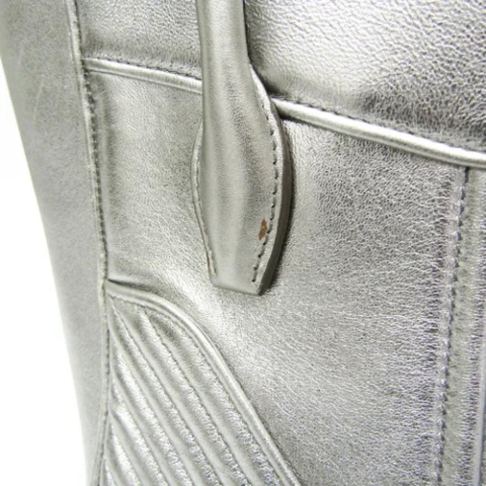 Miu Pre-owned Leather handbags Gray Dames