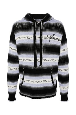 pull-a-capuche-raye-tricote