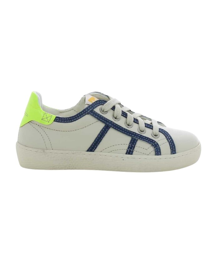 chaussures-enfants-bleues-modele-elegant